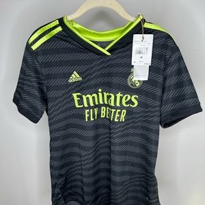 Women’s Madrid jersey size medium